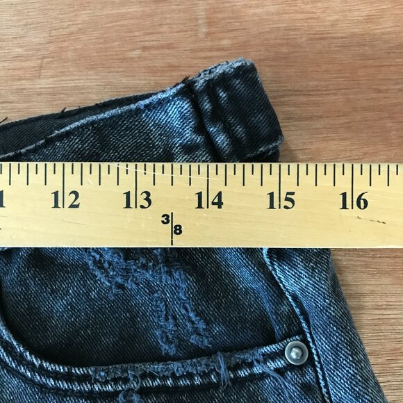 One Teaspoon Denim Cutoff Shorts Women 26 Black Mid Rise Raw Hem Shaping 18036 - Picture 8 of 10